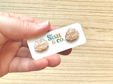 Load image into Gallery viewer, Shell Studs